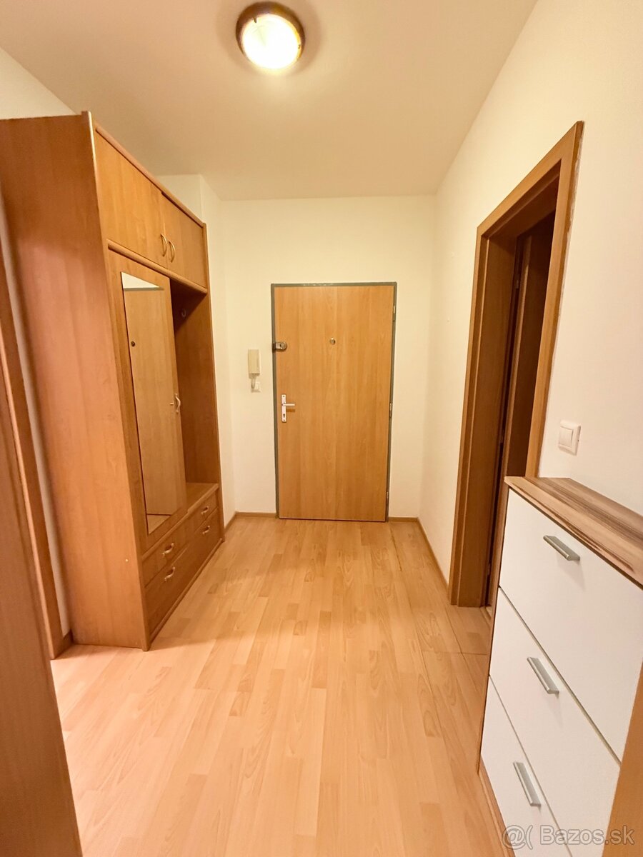 ČIASTOČNE ZARIADENÝ 2izb. BYT S BALKÓNOM, NERUDOVÁ ULICA - 14