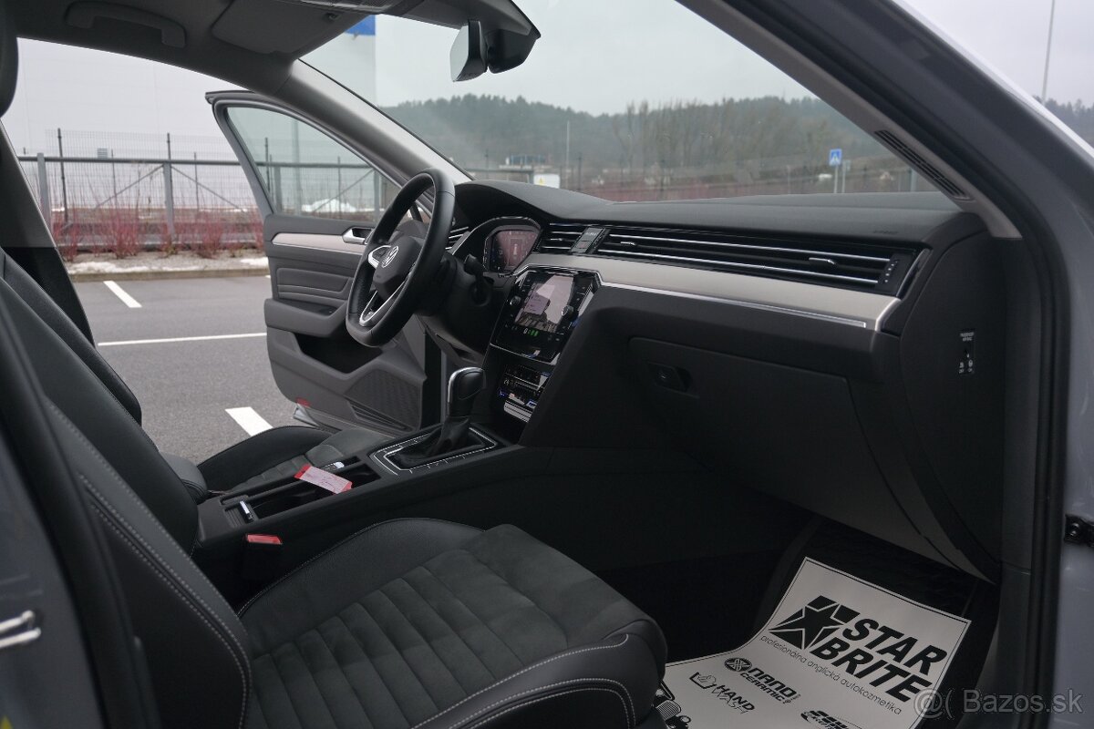 Volkswagen Passat Variant 2.0 TDI Elegance 4Motion DSG - 14