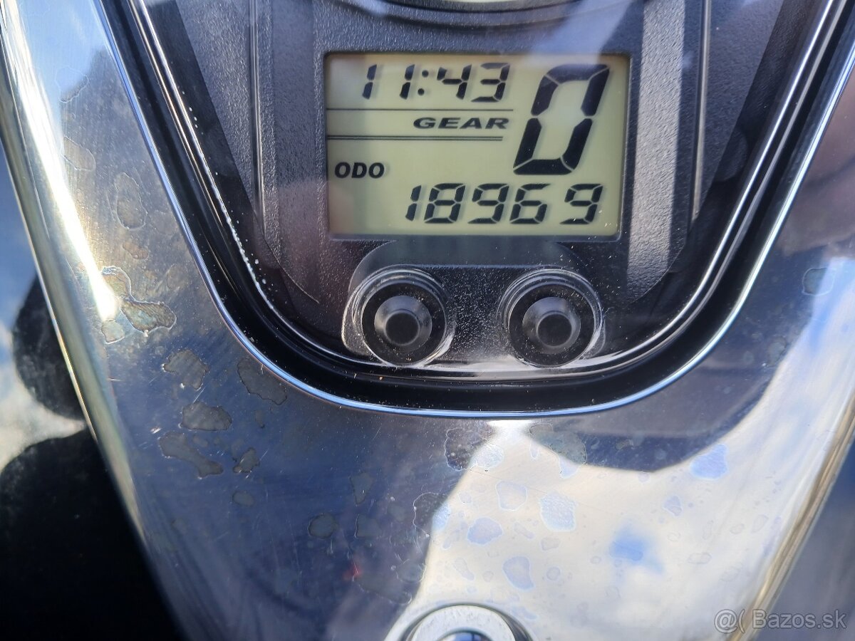 Suzuki VL 800 Intruder - 14