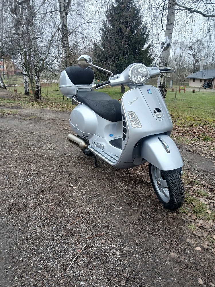 Piaggio Vespa GTS 250 - 14