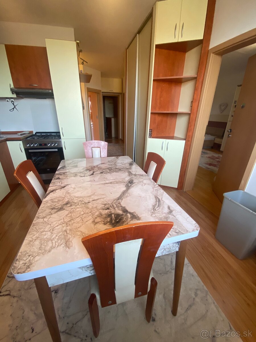 Prenájom 3-izbového bytu – Šaľa, P. J. Šafárika - 14