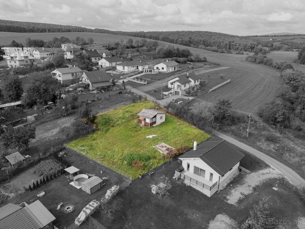 Exkluzívne iba u nás na predaj stavebný pozemok 1251m2 , Bre - 14