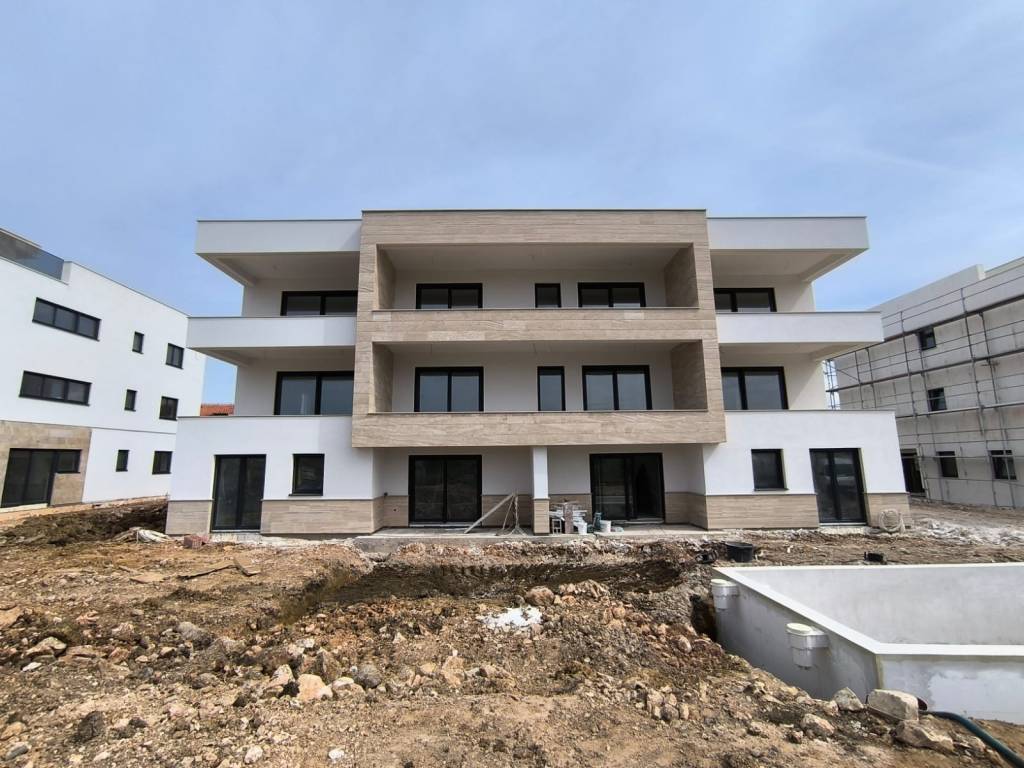 CHORVÁTSKO - Apartmánová rezidencia s bazénom (E) - PRIVLAKA - 14