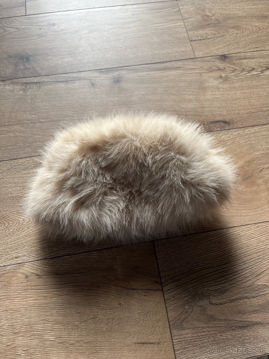 Uplne nove damske ciapky z umelej kozusiny - 14