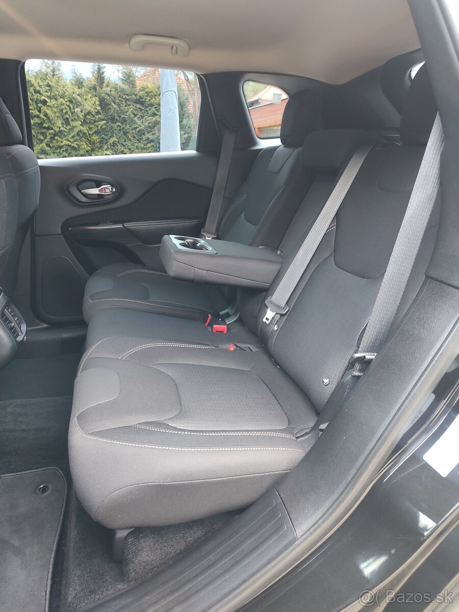 Jeep Cherokee 2.2 TD Longitude ADI AWD - 14