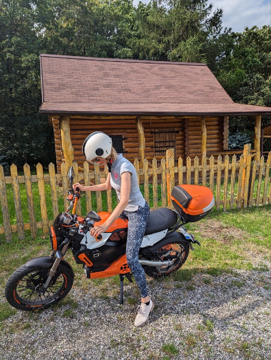 Elektro motocykel Soco TCMax - 14