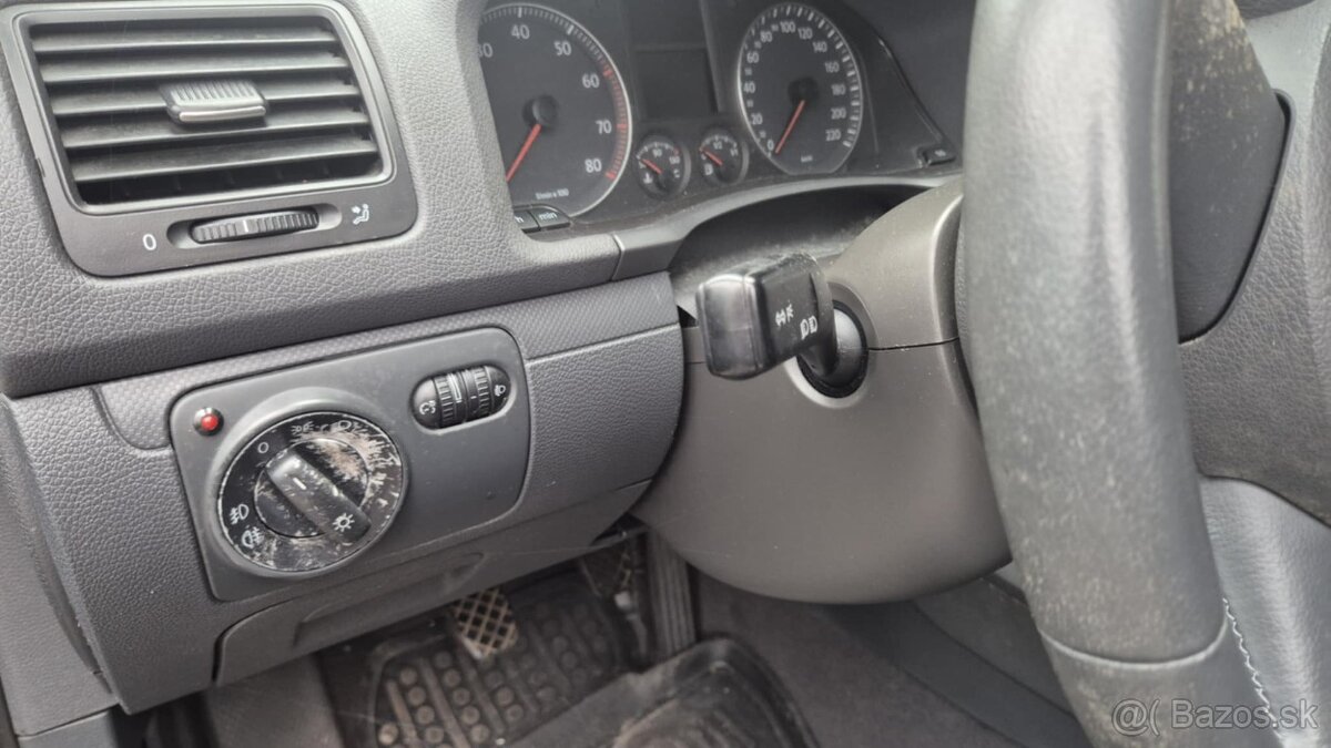 VOLKSWAGEN GOLF V 1,4I 66KW - 14