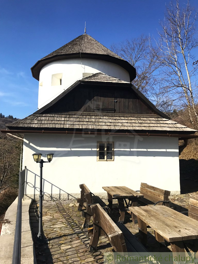 Romantická chalupa s nádherným výhľadom na Sitno – Štiavni - 14