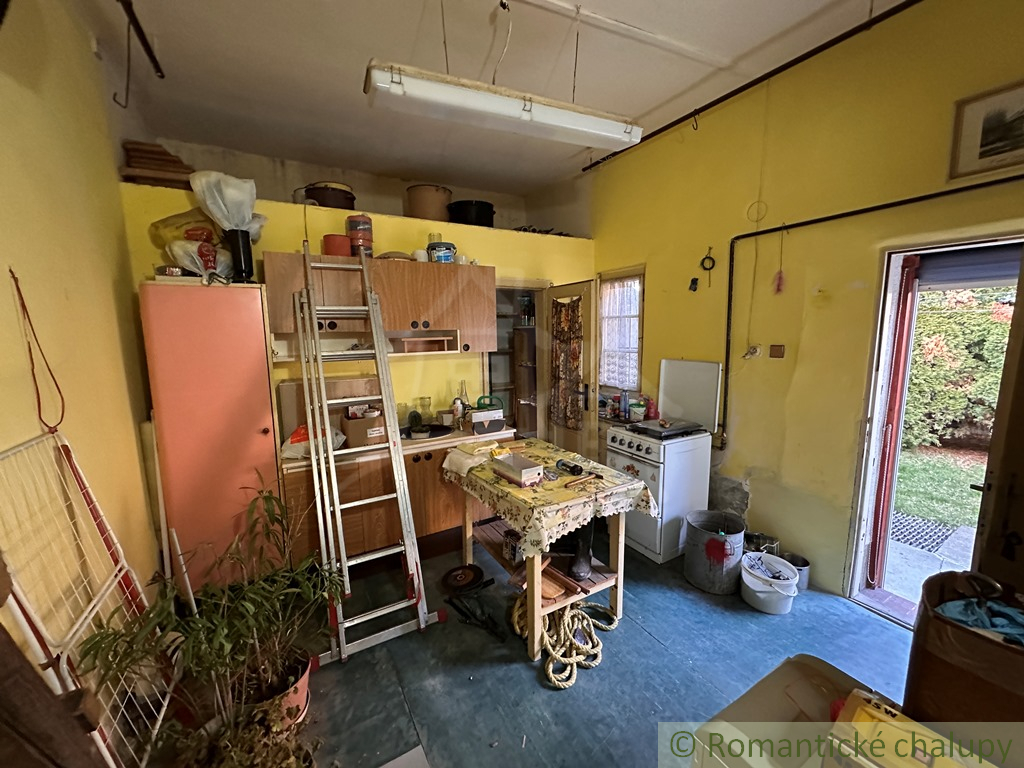 Predaj dlhého vidieckeho domu v Andovciach – pokojná lokal - 14