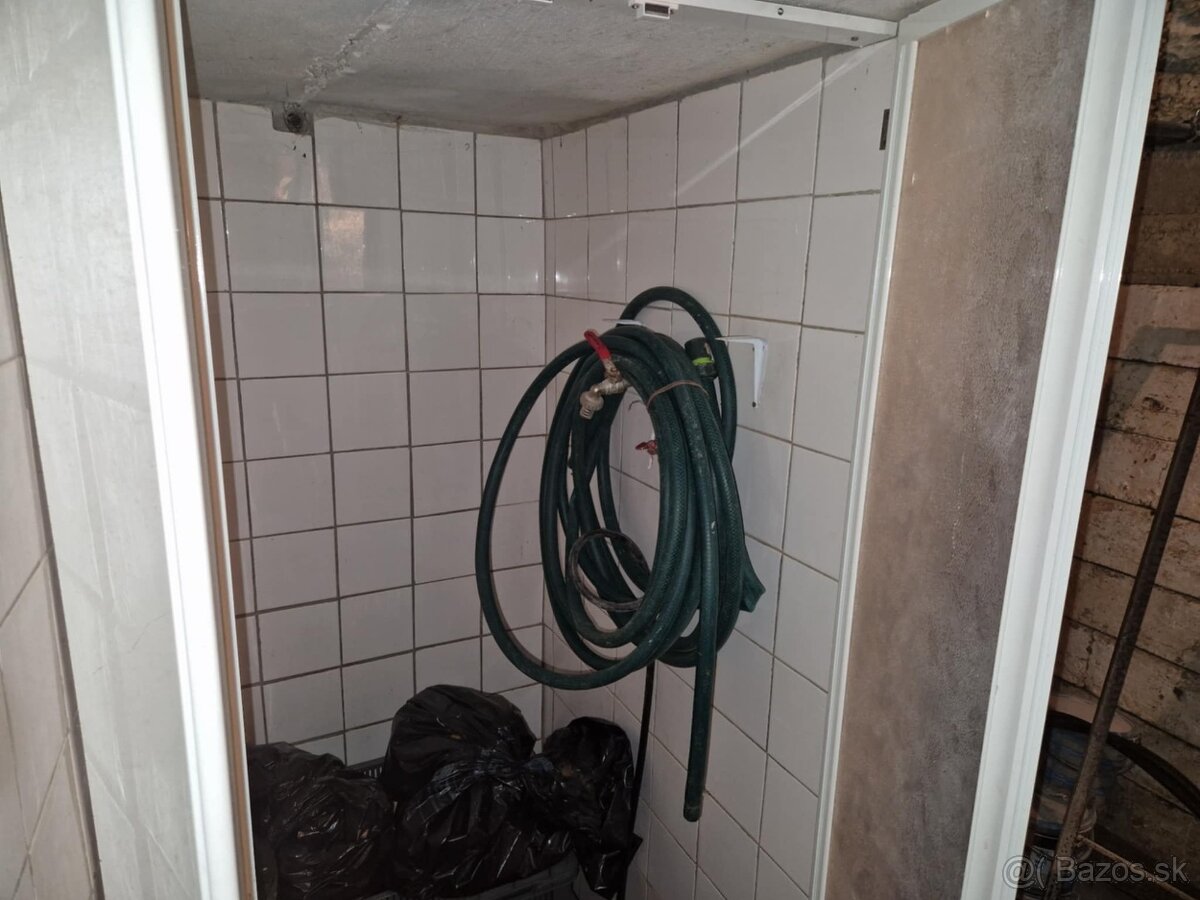 Na predaj murovanú chatu so záhradou v meste Prievidza. - 14