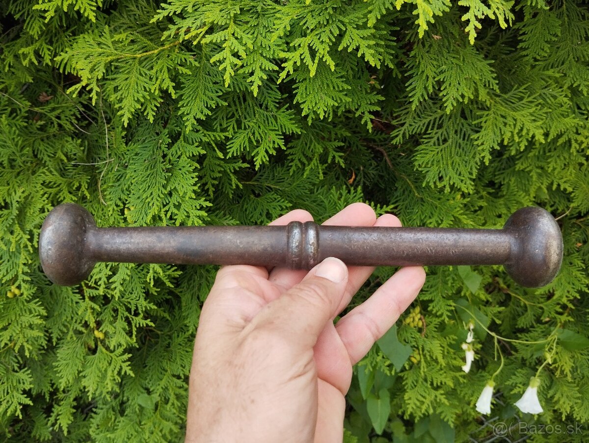 Velký hmoždíř s uchy a tloukem - 14