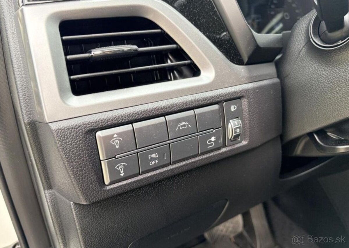 SsangYong Korando 1.5 T-GDI 4x4 A/T STYLE PLUS benzín - 14