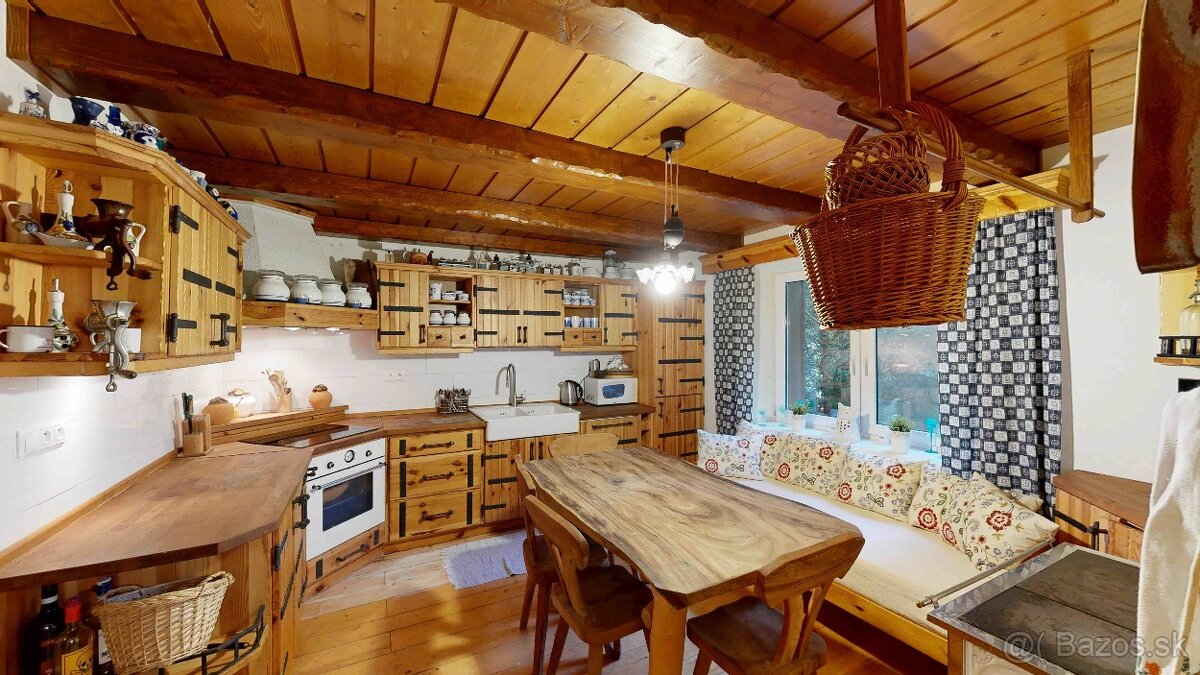 Chalupa po úspešnom režiserovi v obci Stará Turá-časť Paparď - 14