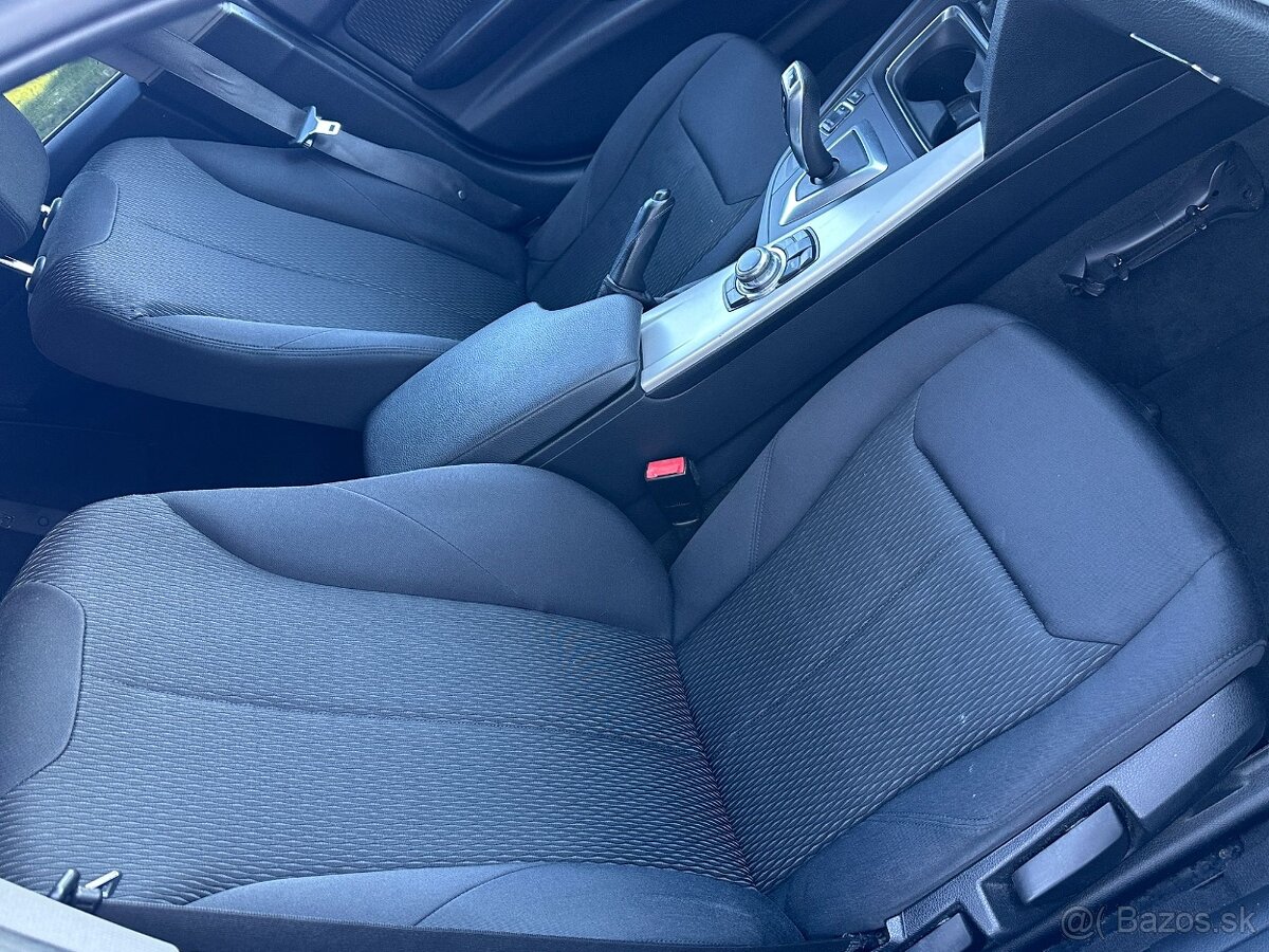 BMW rad 3 F31 Touring 320D Automat - 14