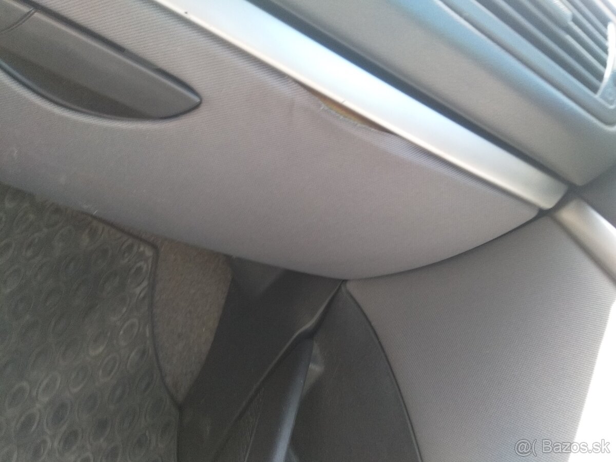 Predám PEUGEOT 8O7, r.v. 2006 - 14