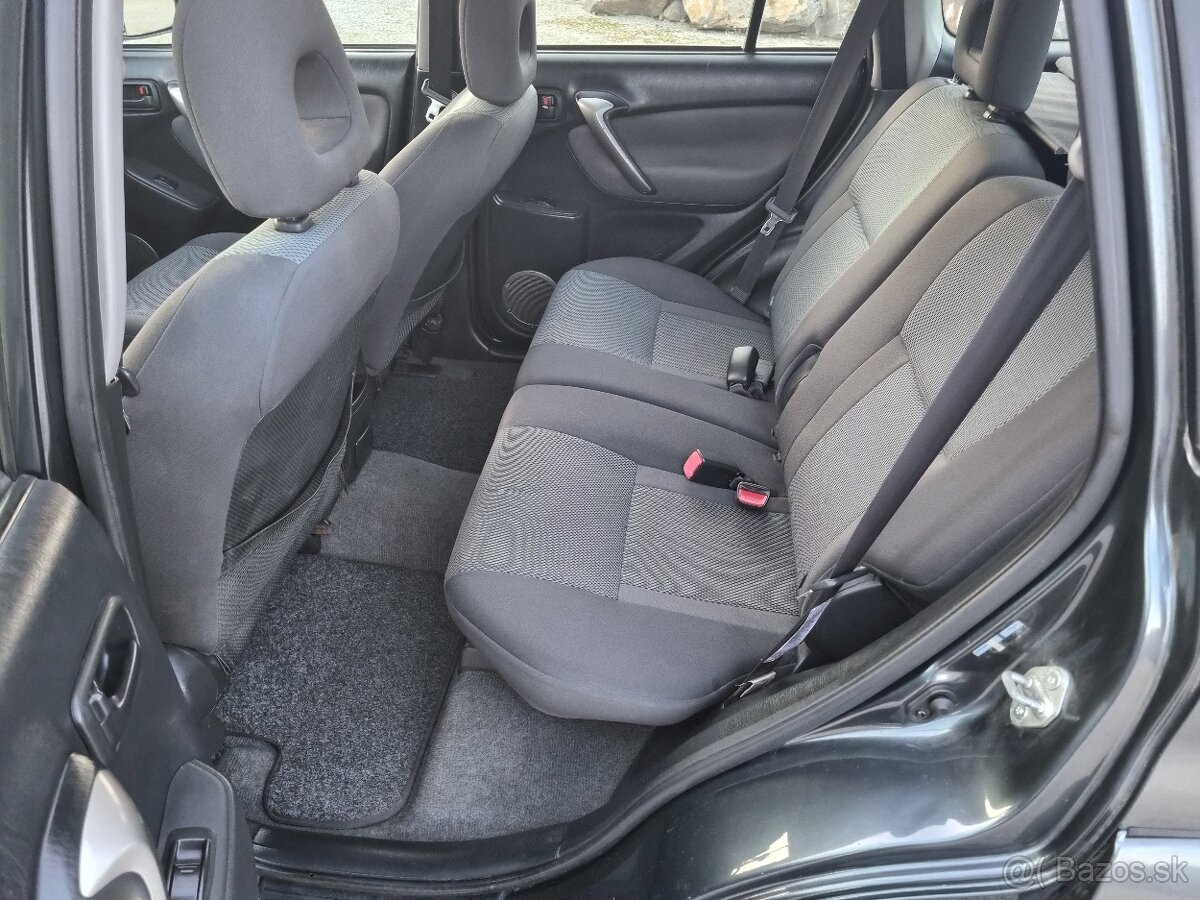 TOYOTA RAV4 2,0D4D 4x4 - 14