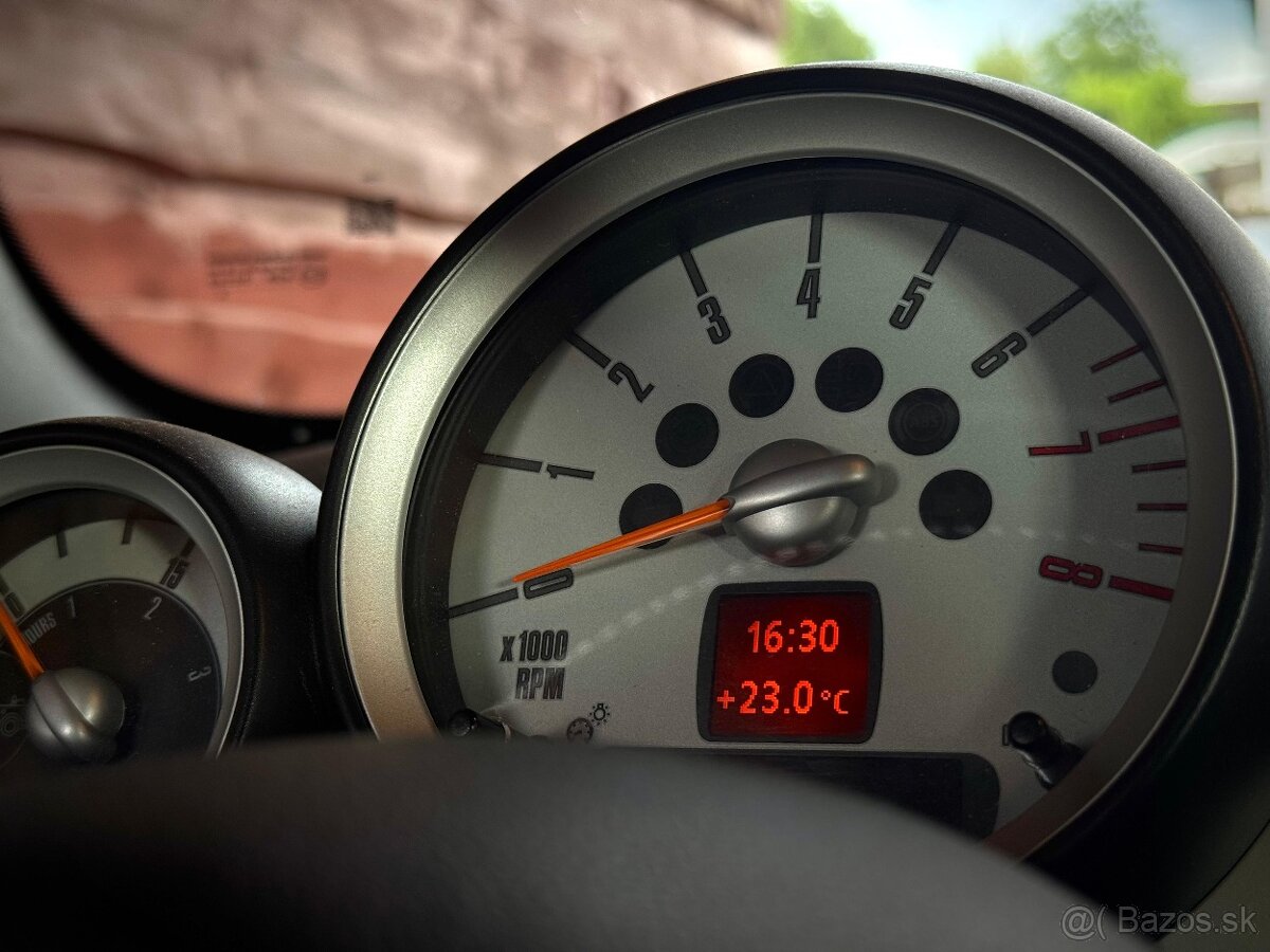 Mini cooper cabrio 2012 1.6 benzín 85 kw - 14