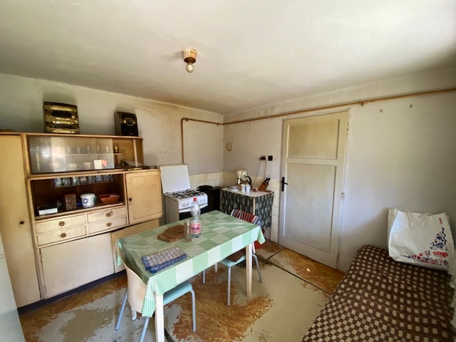 Predaj- dom s pekným pozemkom Dubník /20 km/ N. Zámky - 14