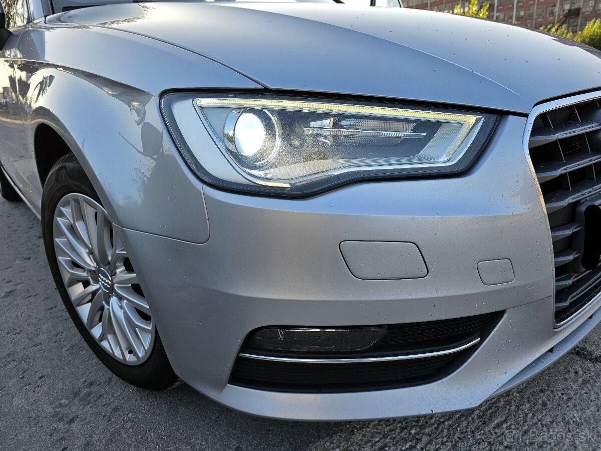 Audi A3 2.0 TDI M6 Attraction Koža Navi Xenón ťažné R16 - 14