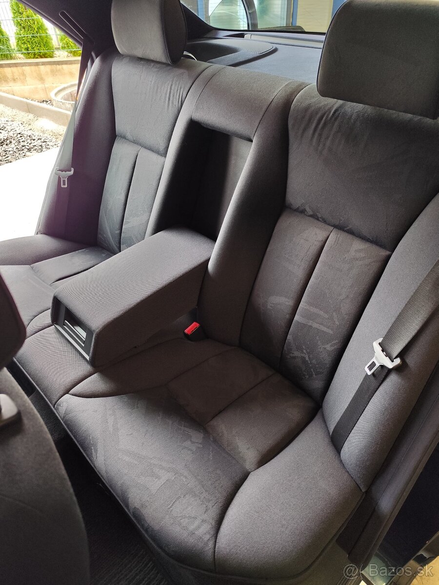 Mercedes-Benz E trieda Sedan 320 - 14