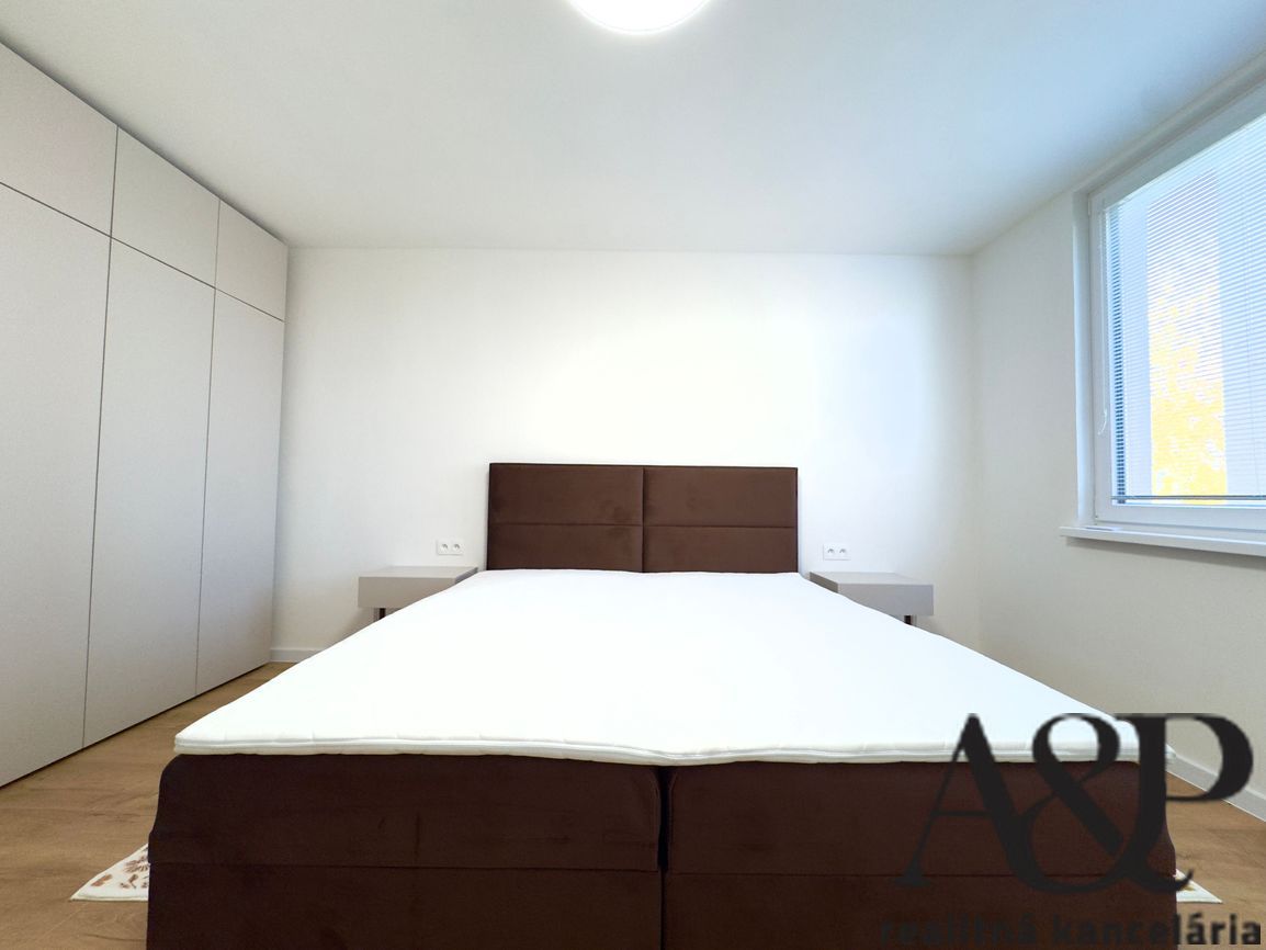 LUXUSNÝ 3 IZBOVÝ BYT V CENTRE MESTA, 68M2, NÁM. OSLOBODENIA, - 14