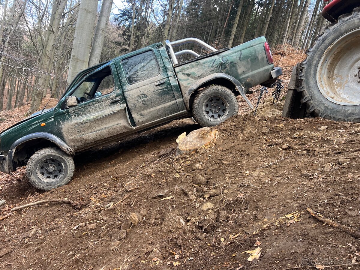 Predám Nissan navara d22 2.5 - 14
