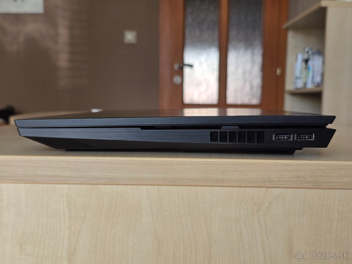 OMEN 17-ck2003 - 17" 240Hz 1440p, RTX 4090, i-9 13900HX - 14