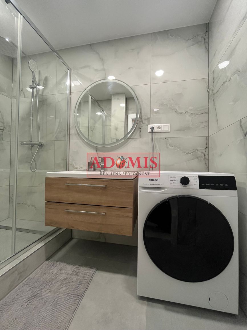 prenájom FOR RENT 4-izbový zariadený byt, ulica SNP, Košice- - 14