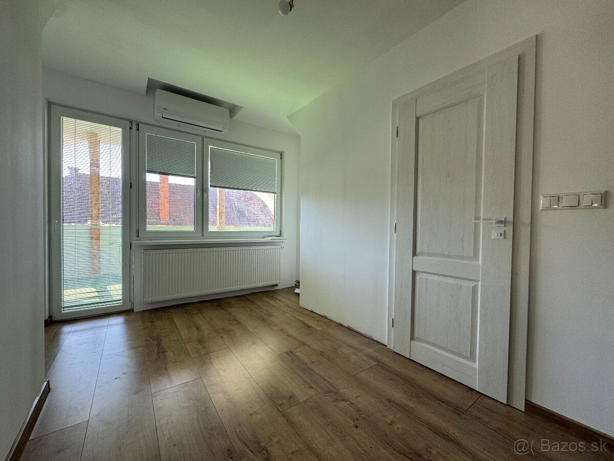 Veľký 4 izbový rodinný dom s bazénom, Krásno - Partizánske - 14