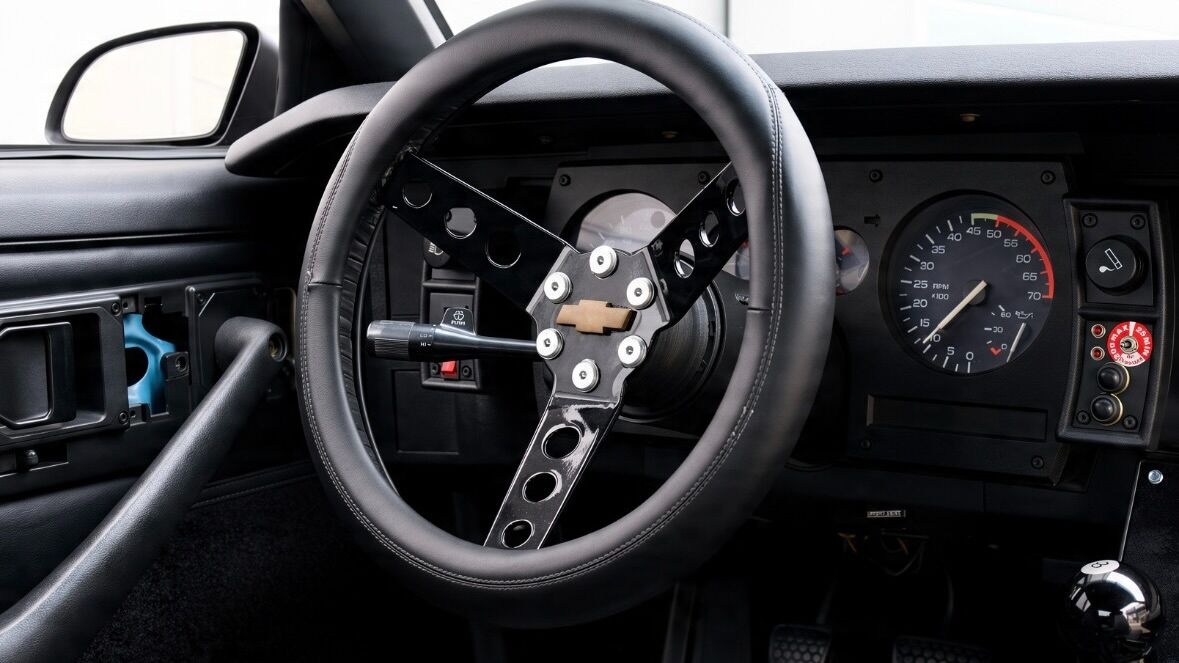 Chevrolet Camaro 5.0 V8 manuál 1988 128 kW - 14