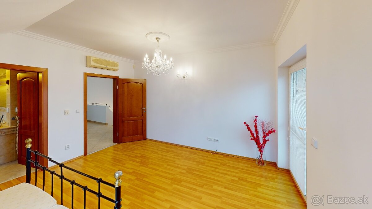 Nadštandardný rodinný dom s wellnesom - 14