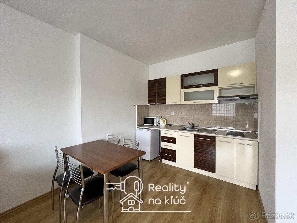 Na predaj dva zariadené 2-izbové apartmánové byty s balkónom - 14