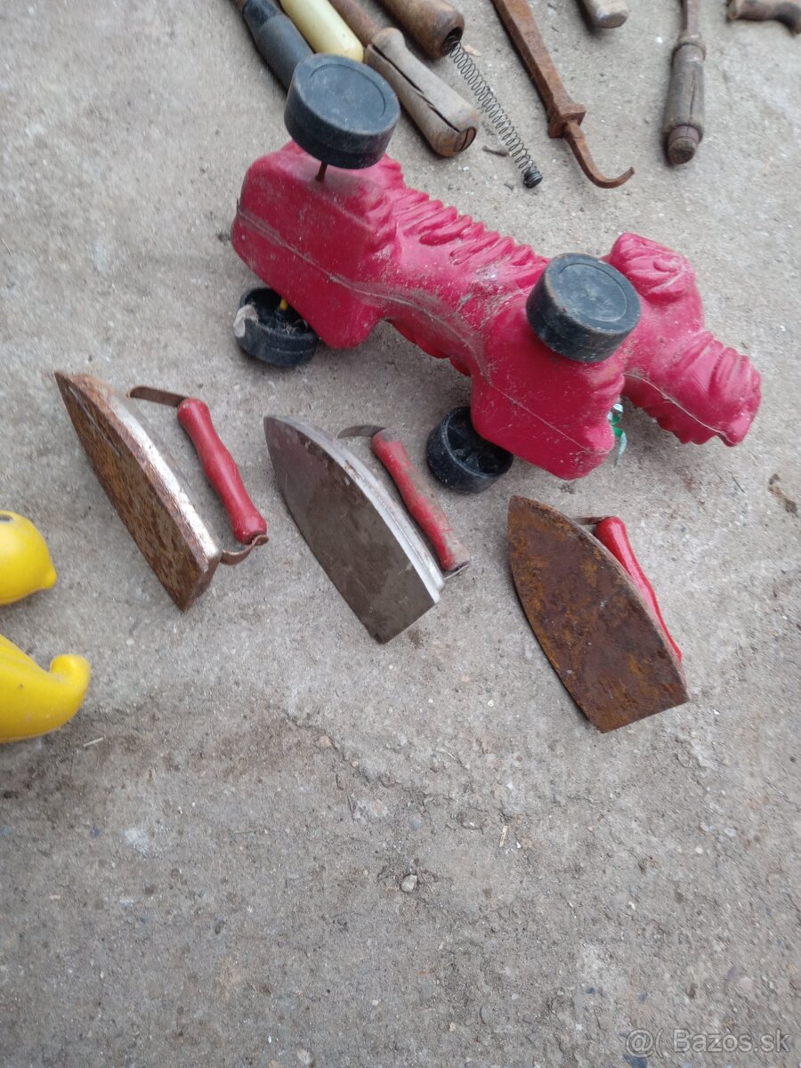 Žehlička a detské hračky - 14