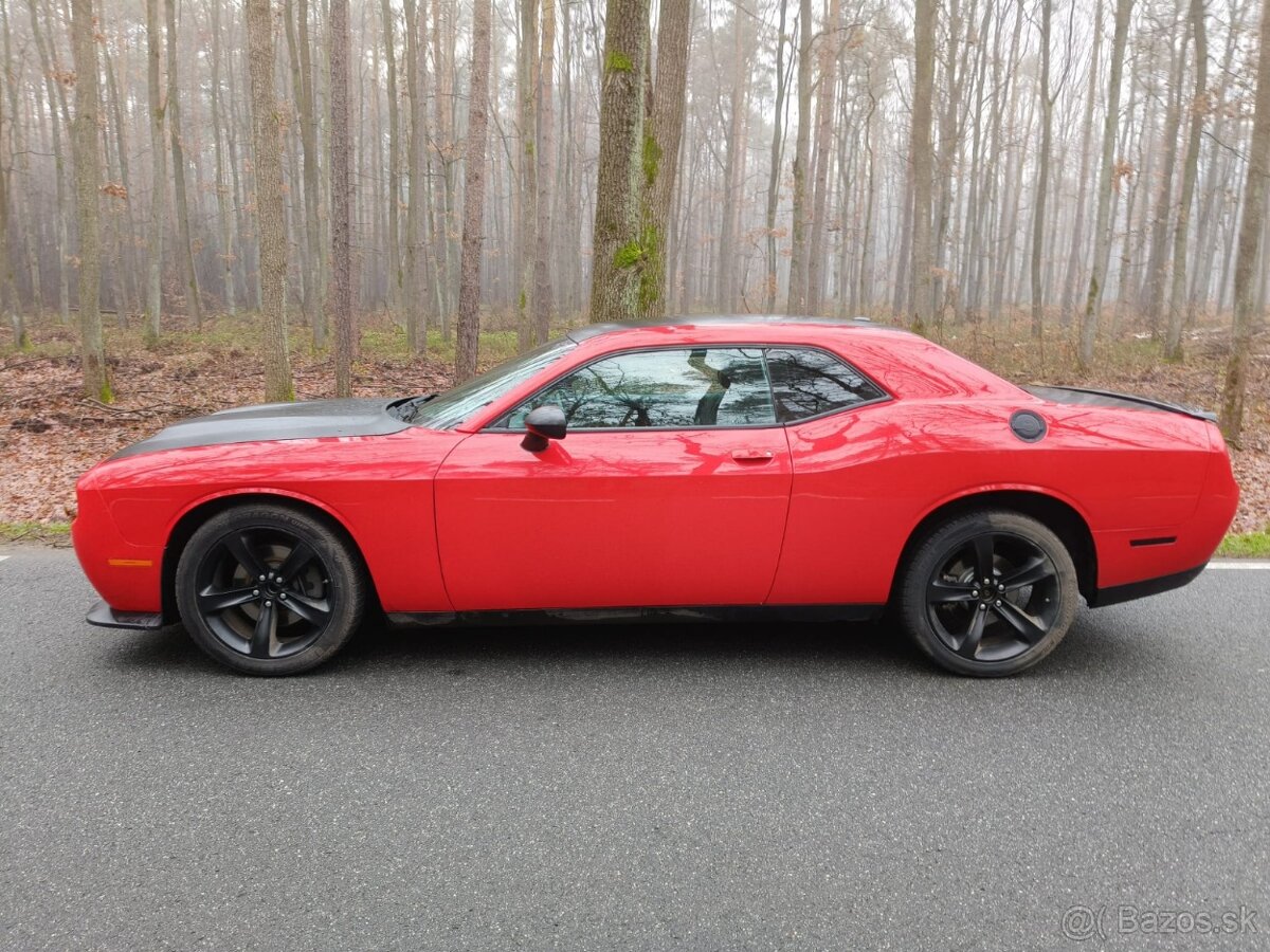 DODGE CHALLENGER R/T 5,7 Hemi 2019 102tis km DPH - 14