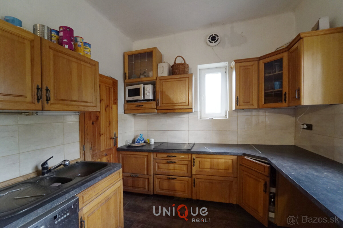 Na predaj: Vidiecka usadlosť pri Veľkom Mederi – 1ha, dom - 14