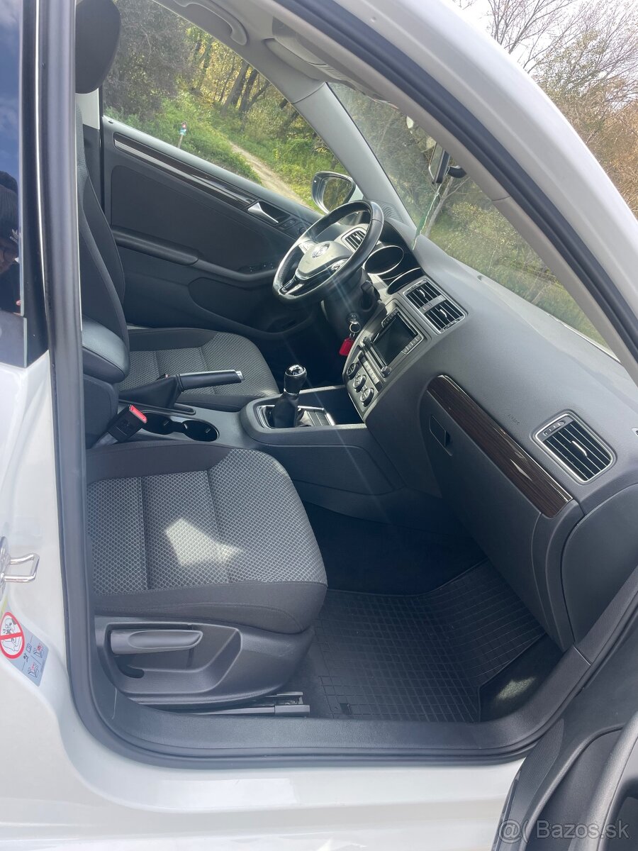 Volkswagen Jetta 1.2 TSI Business - 14