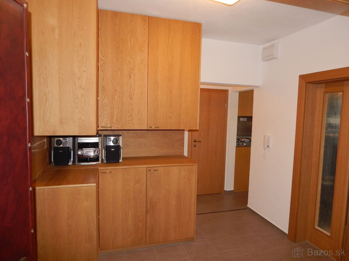 SPEKTRUM REALITY- Na Predaj 3-izbový byt, 72 m2 s loggiou, P - 14