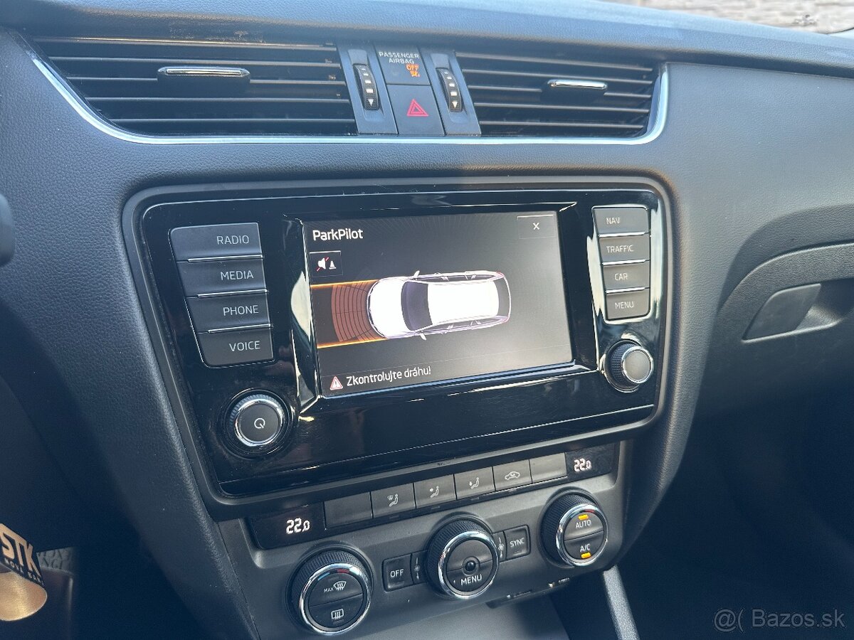 2016 Skoda Octavia Combi - 14