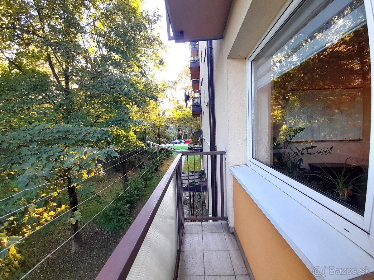 Na predaj 2 izbový byt, 56m2, sídl. Podhradová - 14