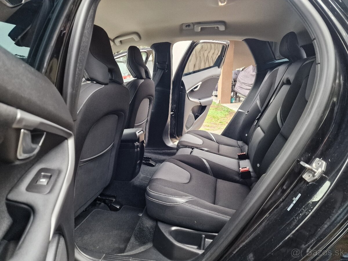 Volvo V40 D2 2.0L 120k Geartronic Momentum (diesel) - 14