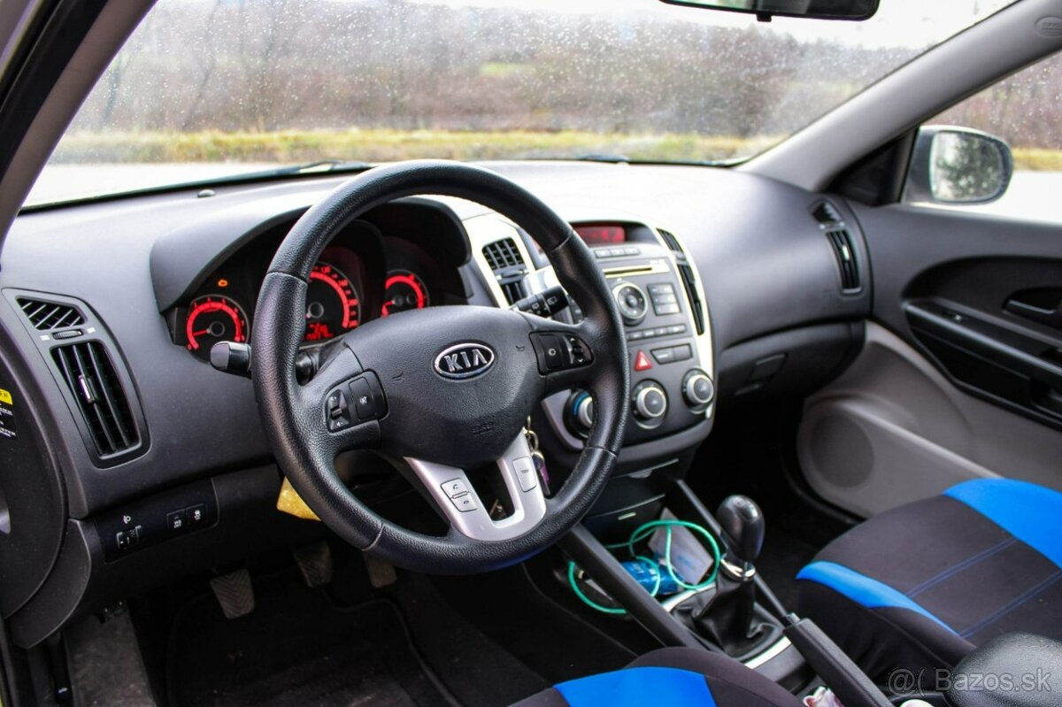 Kia Cee´d SW 1.4 CVVT 16V LX - 14