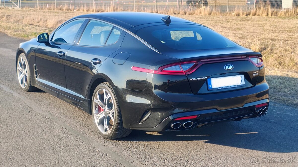Kia Stinger 3.3 V6 biturbo 4x4 370koni - 14