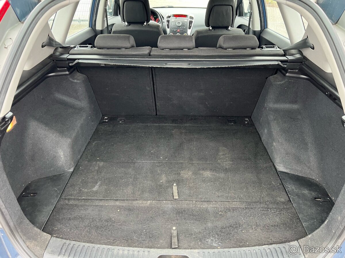 Kia Ceed 1.6 benzín, 91kW, MT/6, rok:02.2012. - 14