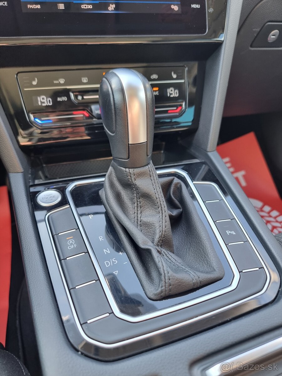 Volkswagen Passat Variant 2.0TDI Elegance DSG za 17.490 € - 14