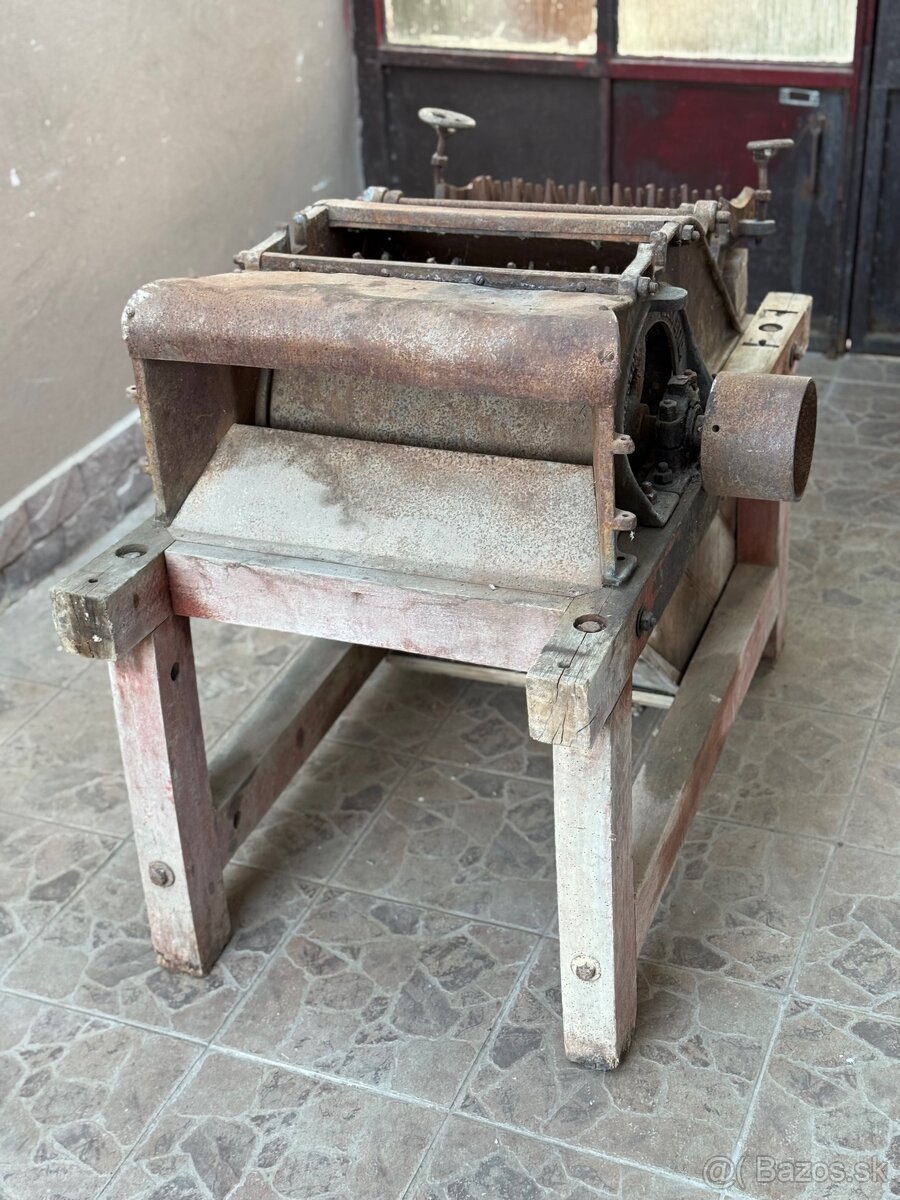 Predam starožitnu mlaťačku obilia - 14