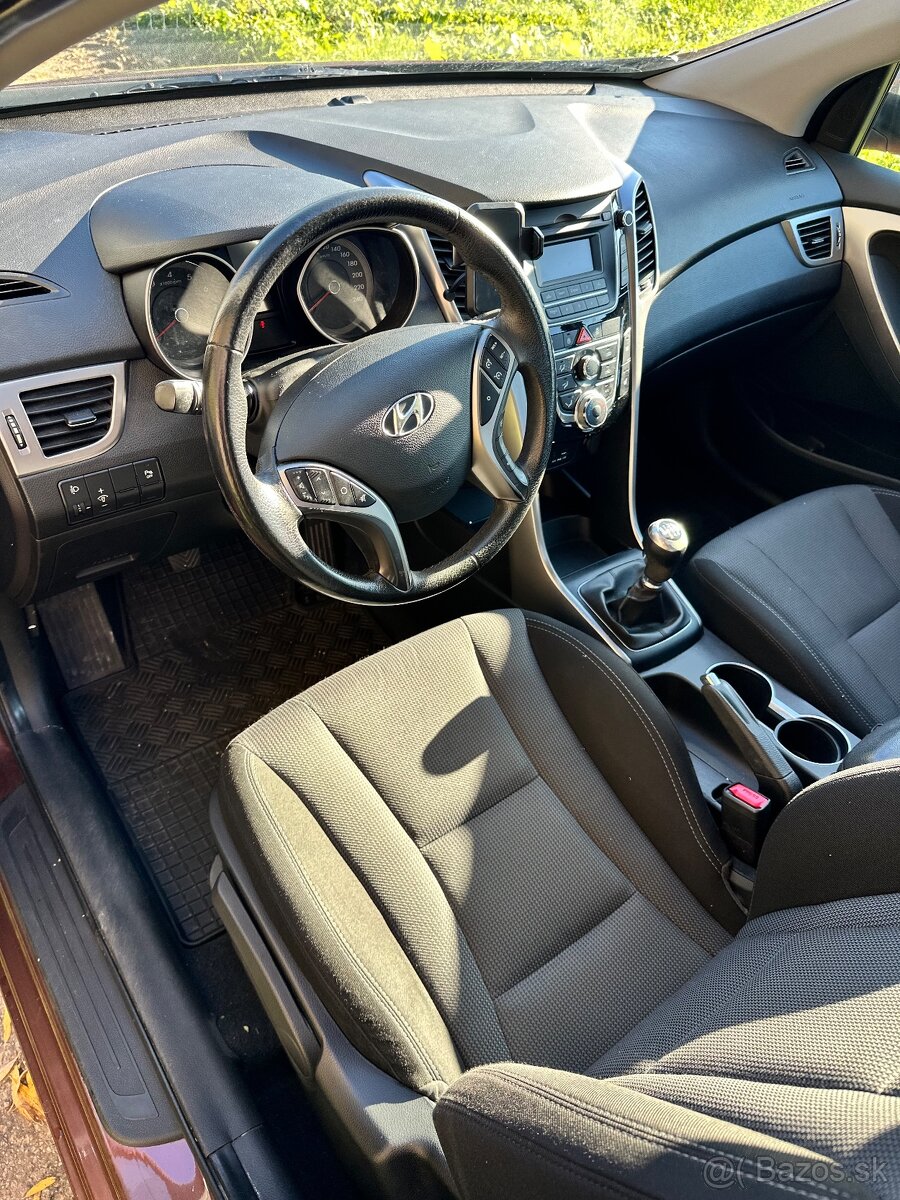 Predám Hyundai i30 - 14