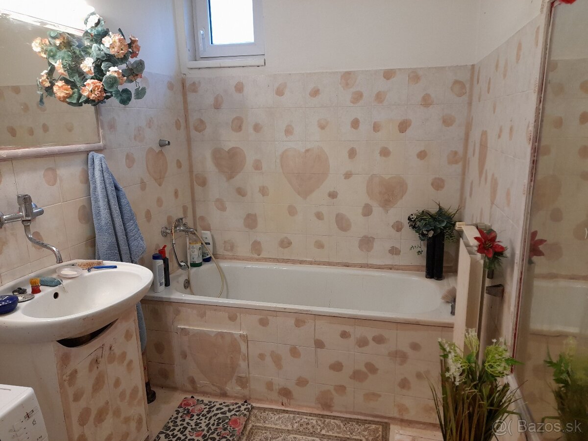 Na predaj veľký 5-izbový RD v obci Čierna Voda - 14