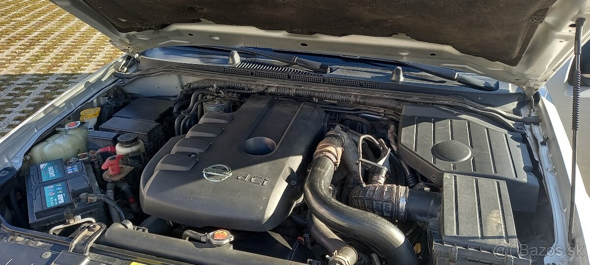 Nissan Pathfinder 2.5D 2009 4x4 - 14