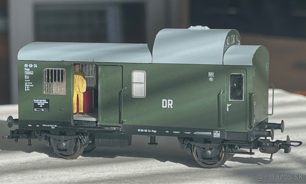 Železničné vagóny H0 PIKO 2 ks s cestujúcimi - 14