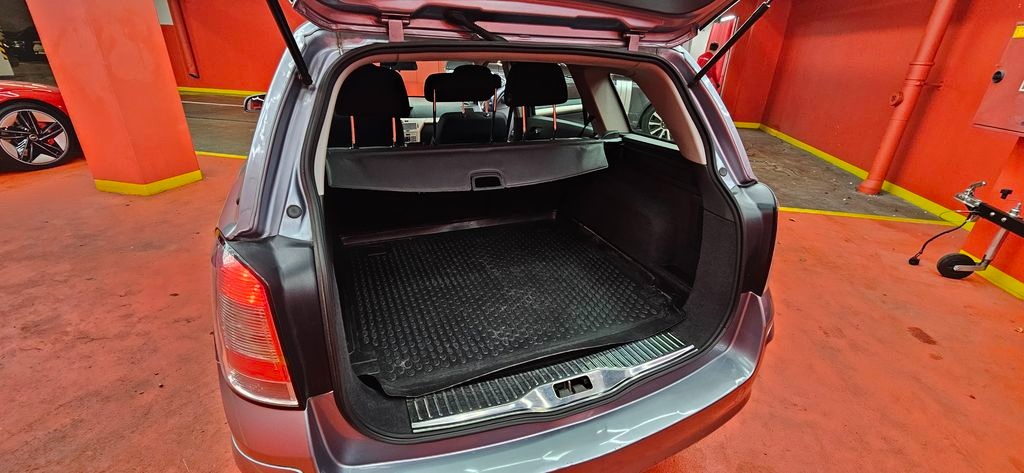 Opel Astra ST Combi 74kw Manuál 1.7 CDTi - 14